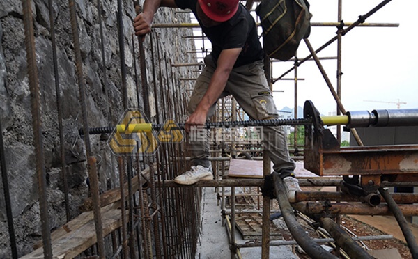 自鉆式錨桿擋土墻施工工藝流程