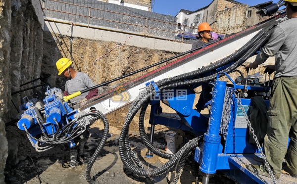 錨桿鉆孔深度和錨桿長(zhǎng)度的關(guān)系