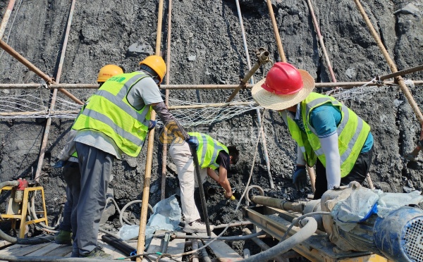 自鉆式錨桿施工周期大概多長？比傳統(tǒng)工藝快多少？