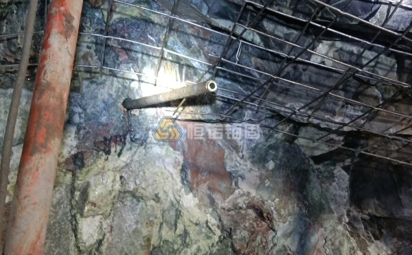 一鉆就塌、錨桿難安裝？自鉆式錨桿攻克礦山破碎帶難題