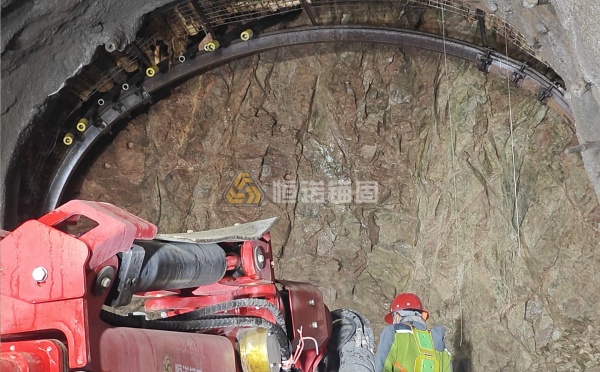 一鉆就塌、錨桿難安裝？自鉆式錨桿攻克礦山破碎帶難題