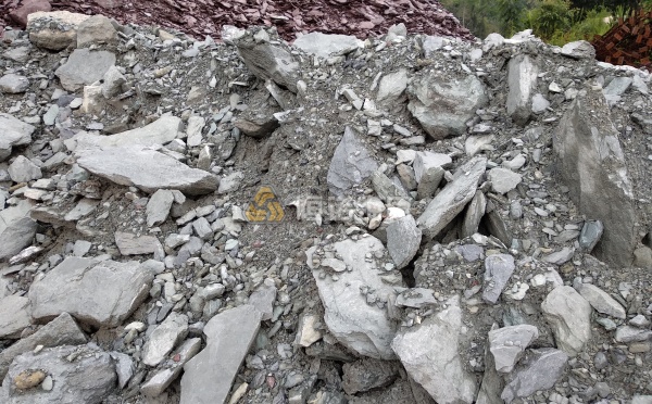 松散及破碎結(jié)構(gòu)巖體的特點(diǎn)